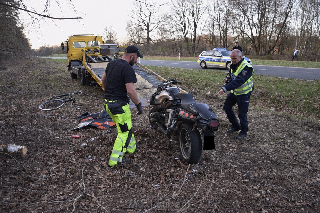 Schwerer VU Krad Fahrrad Koeln Porz Alte Koelnerstr P253.JPG - Miklos Laubert